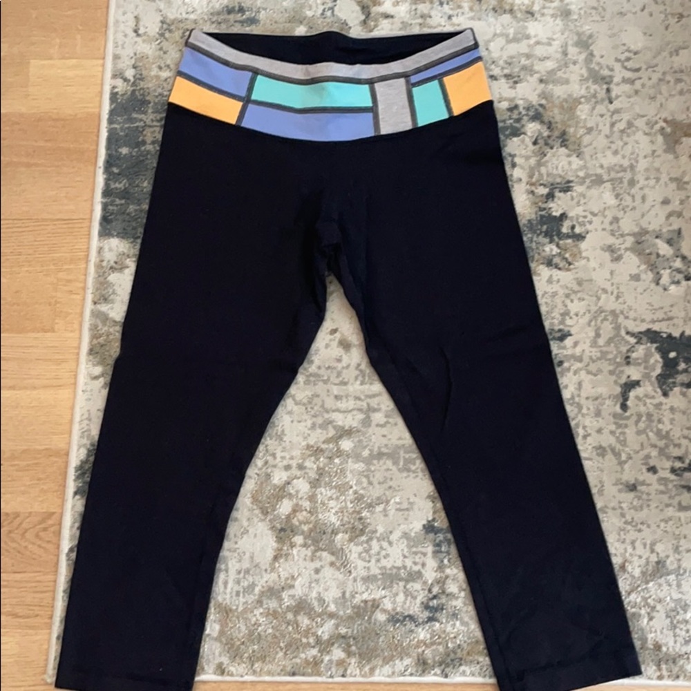 Lululemon reversible wunder under crop size 6